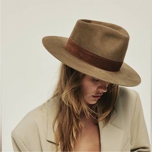 Janessa Leone Alara hat size S